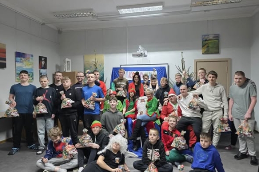 Miniatura Święty Mikołaj w Młodzieżowym Ośrodku Socjoterapii w Radawnicy :)