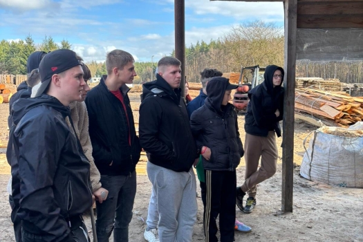 Miniatura Doradztwo zawodowe  - wizyta w tartaku i piekarni 